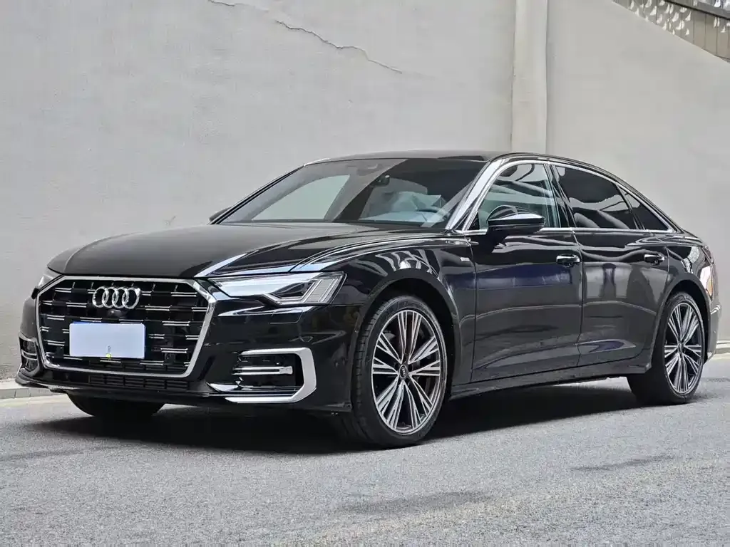 Audi A6L — фото 1