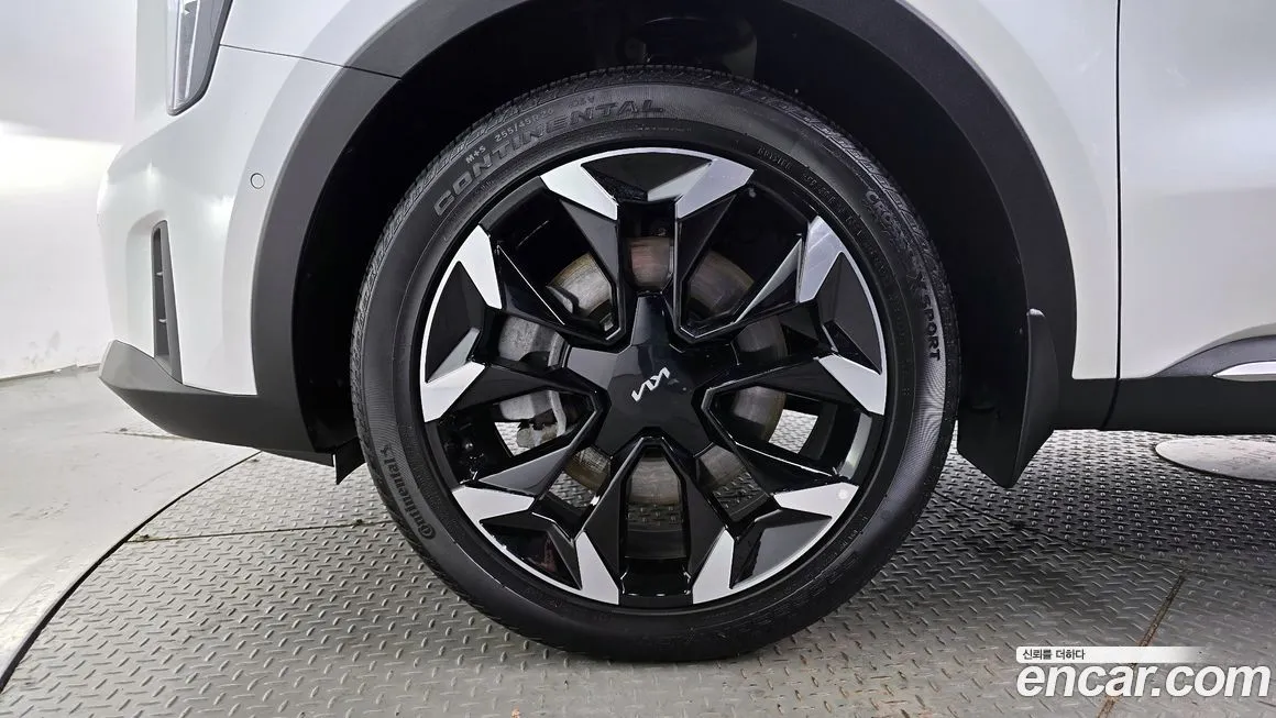 Kia Sorento — фото 5
