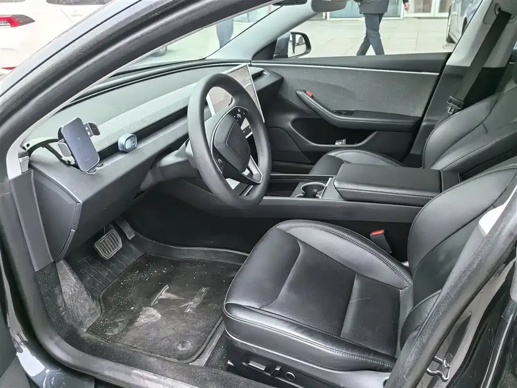 Tesla Model 3 — фото 4
