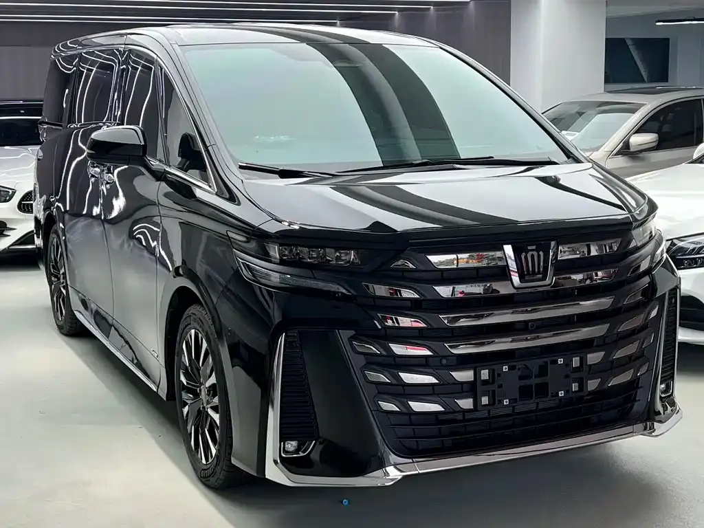 Toyota Vellfire — фото 3