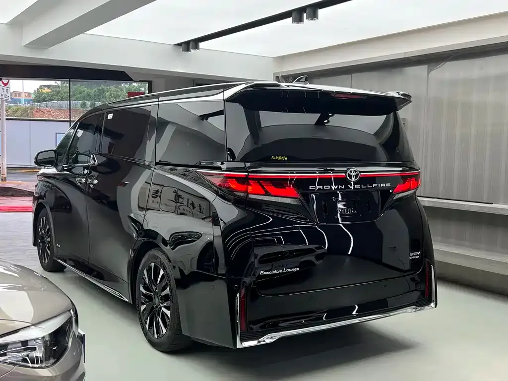 Toyota Vellfire — фото 6