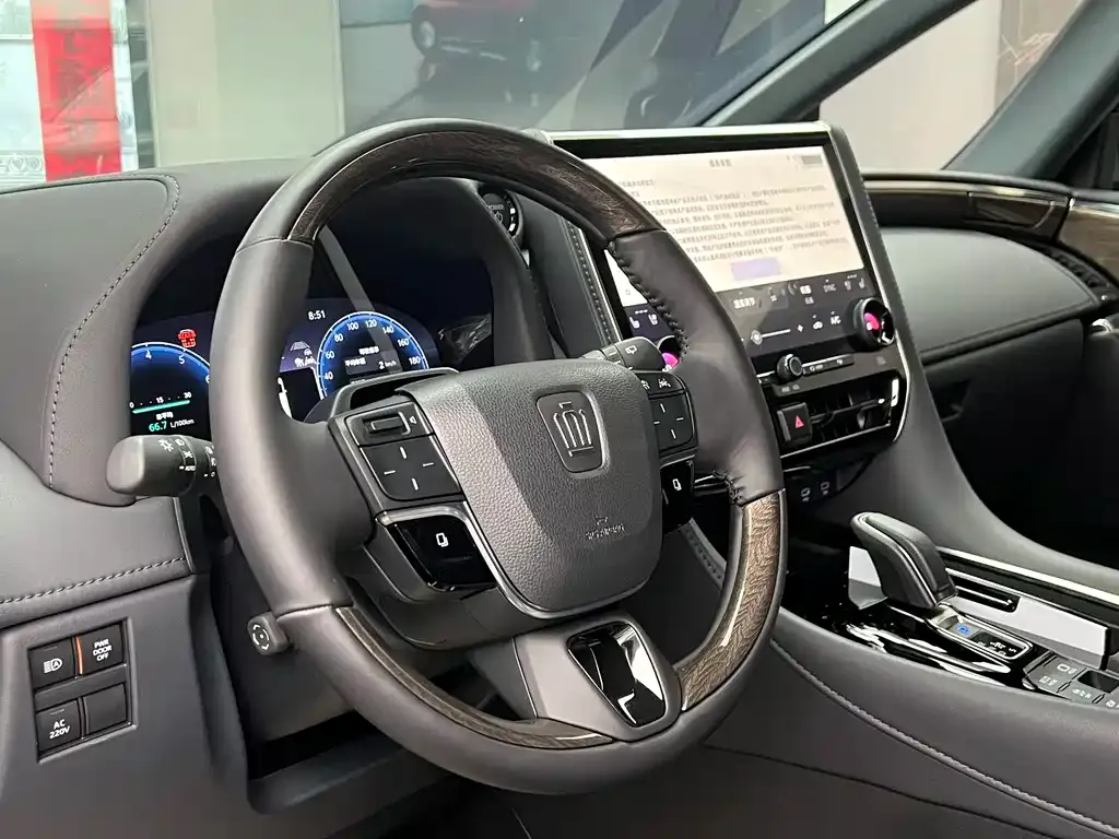 Toyota Vellfire — фото 8