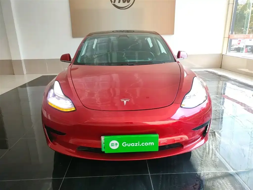 Tesla Model 3 — фото 3