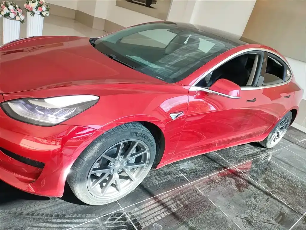 Tesla Model 3 — фото 5