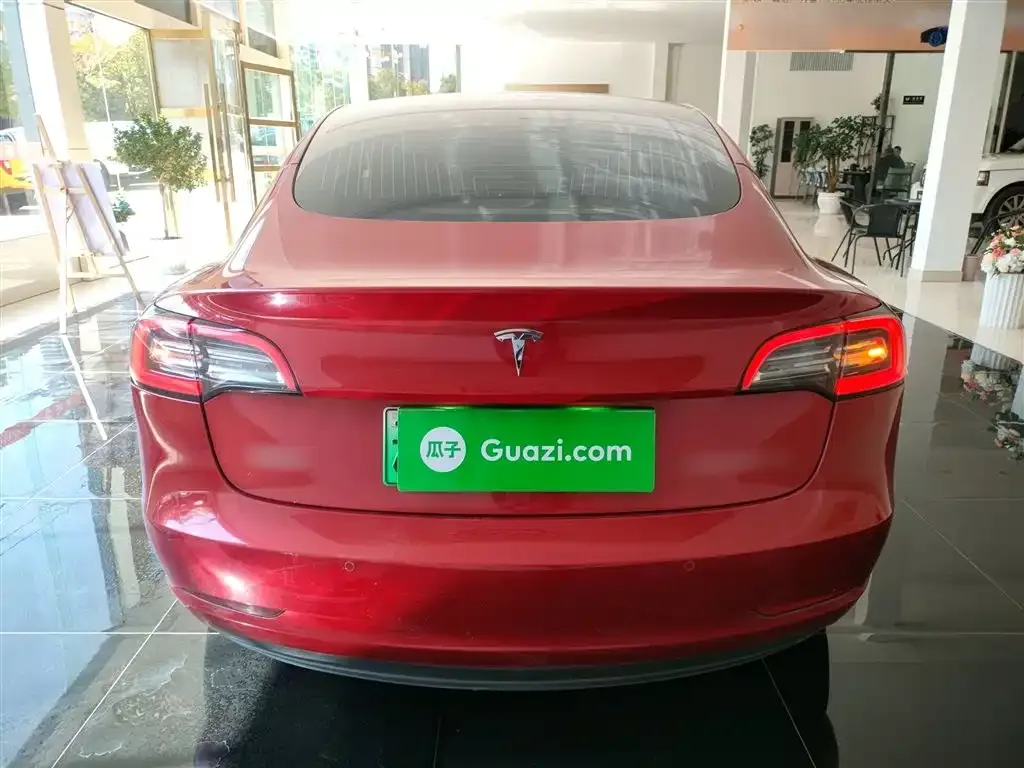 Tesla Model 3 — фото 6