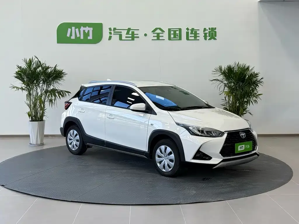 Toyota Yaris L — фото 7