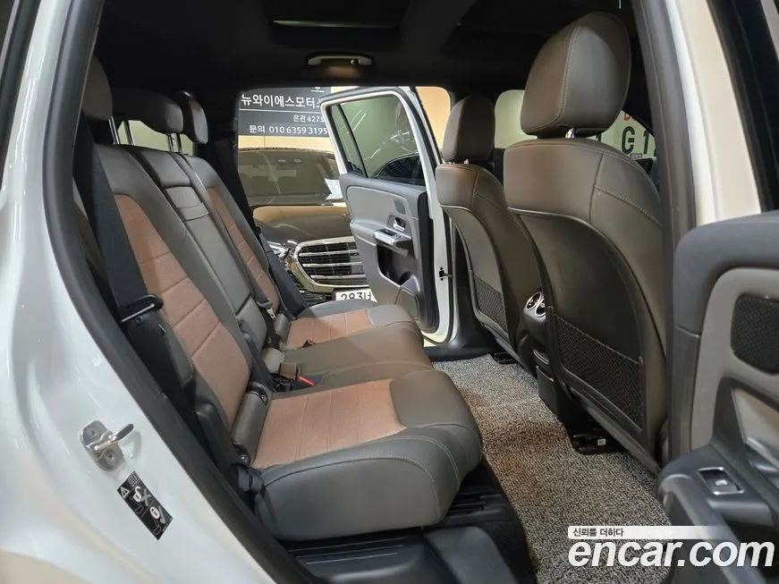 Mercedes-Benz EQB — фото 10