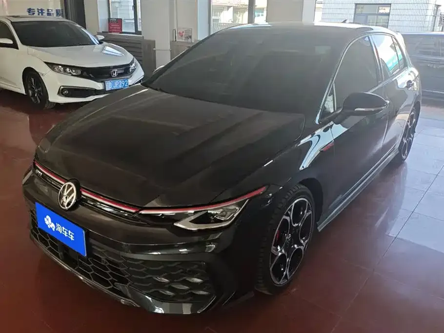 Volkswagen Golf GTI — фото 1