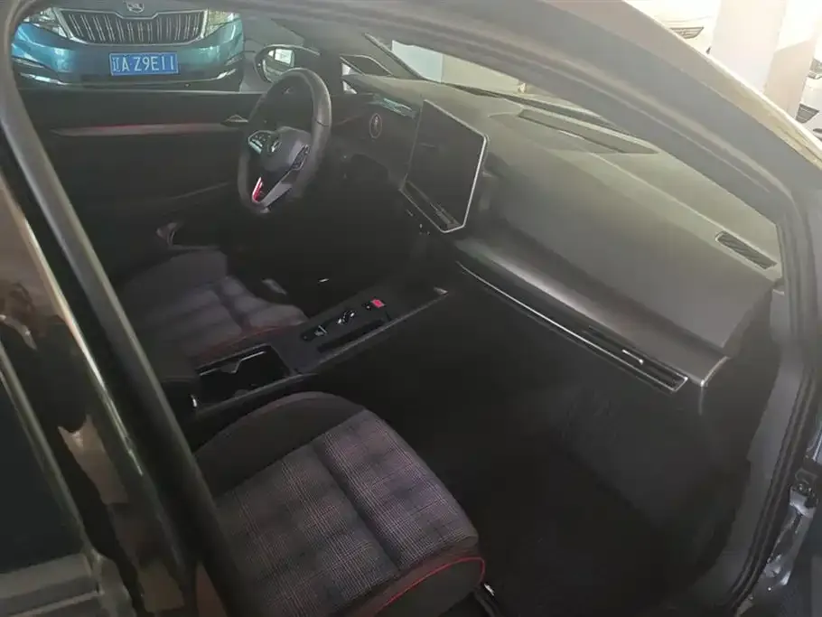 Volkswagen Golf GTI — фото 8
