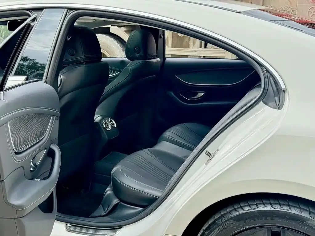 Mercedes-Benz CLS — фото 9