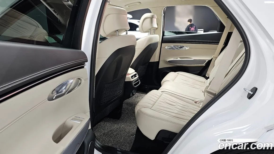 Genesis GV70 — фото 10