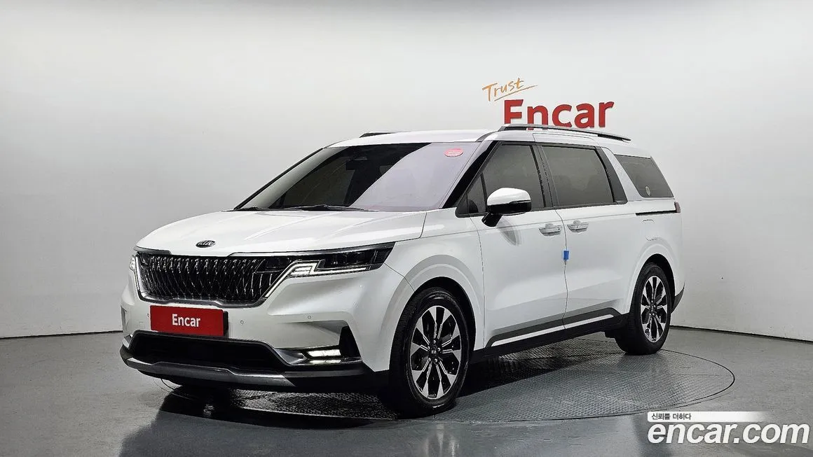 Kia Carnival — фото 1