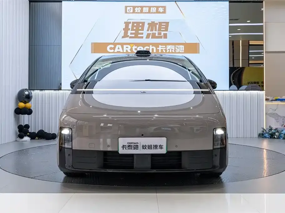 Li Auto MEGA — фото 2