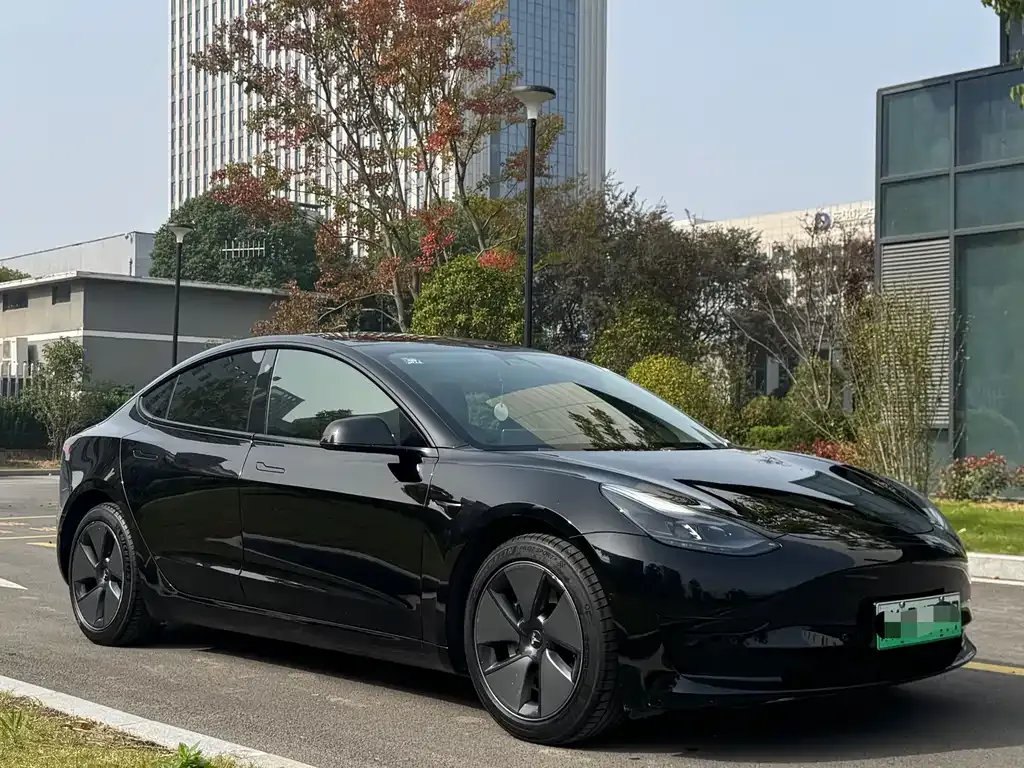 Tesla Model 3 — фото 5