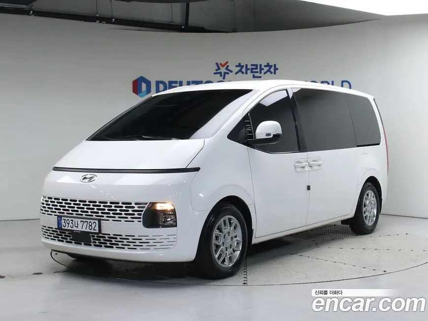 Hyundai Staria — фото 1