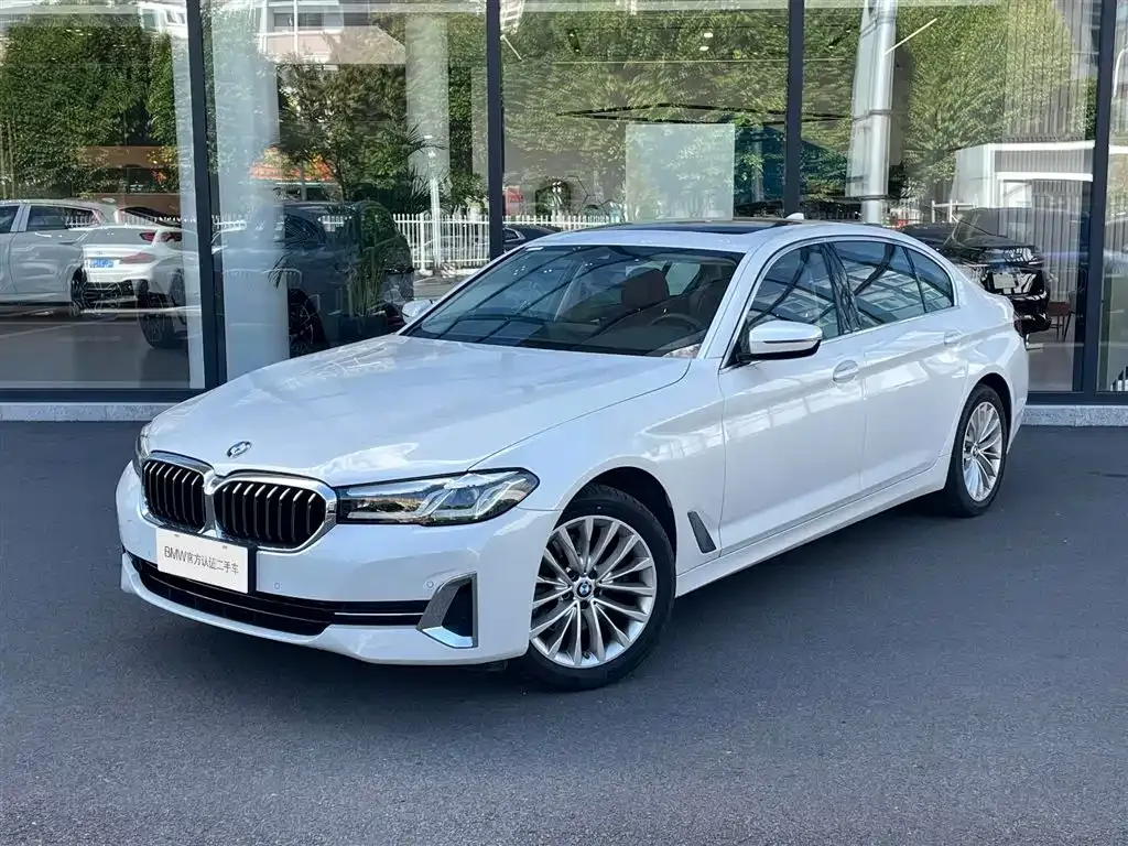 BMW 5 Series — фото 1