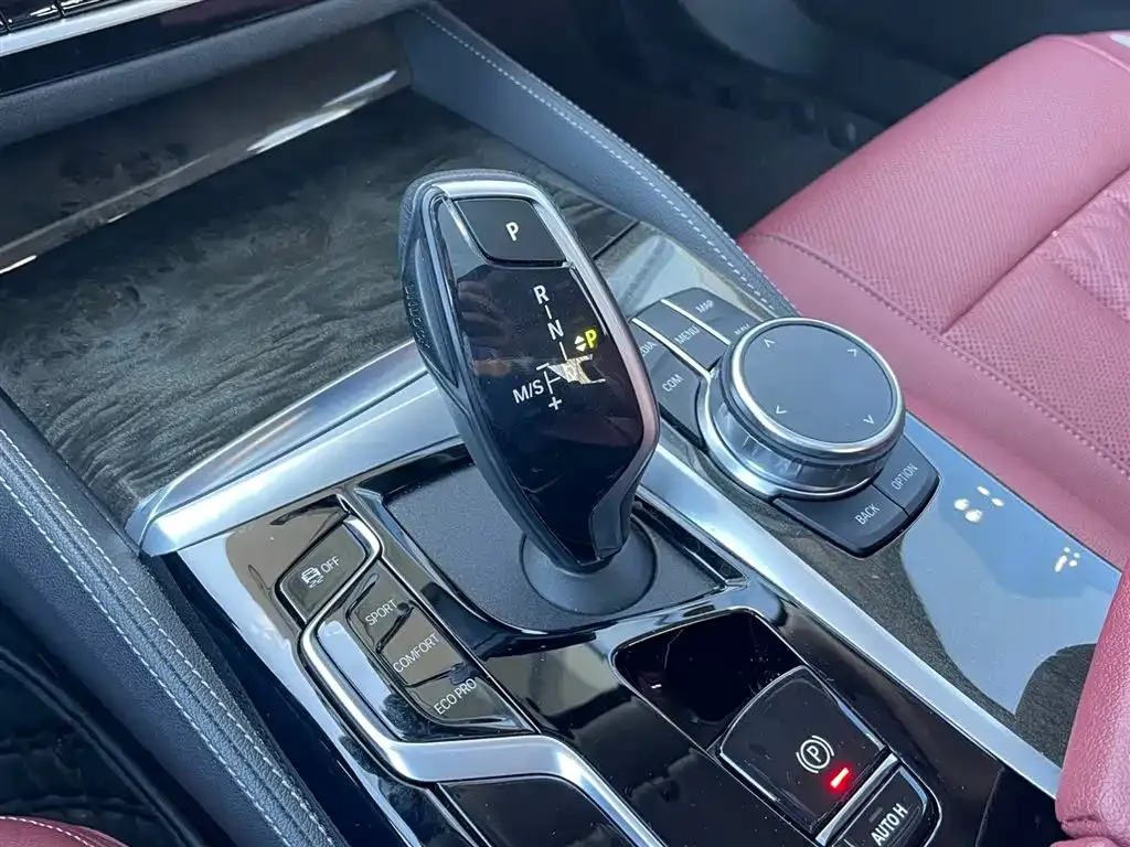 BMW 5 Series — фото 10
