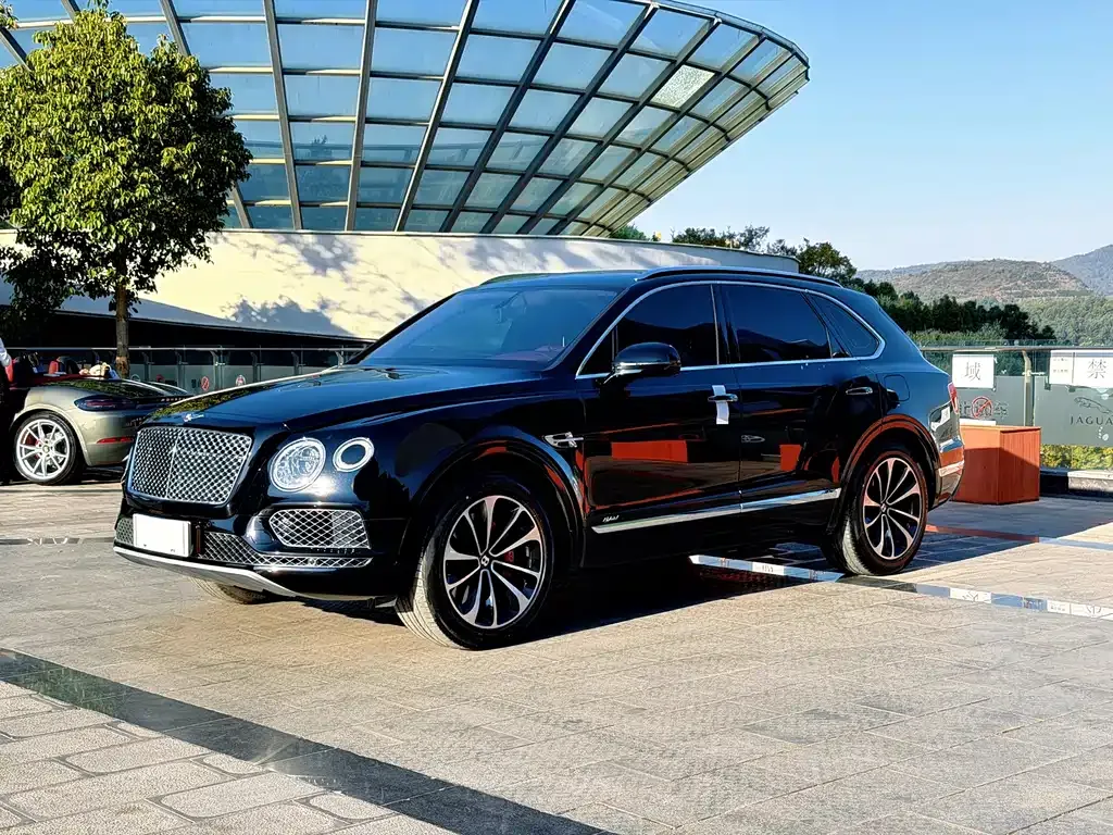 Bentley Bentayga PHEV — фото 1