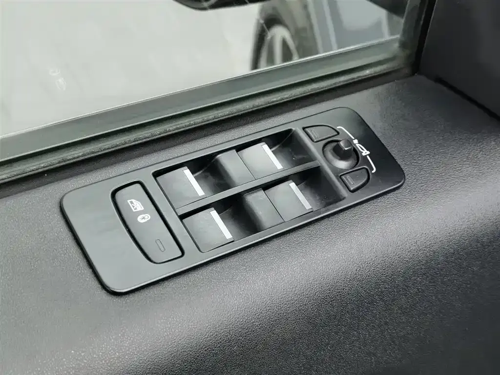 Land Rover Discovery Sport — фото 9