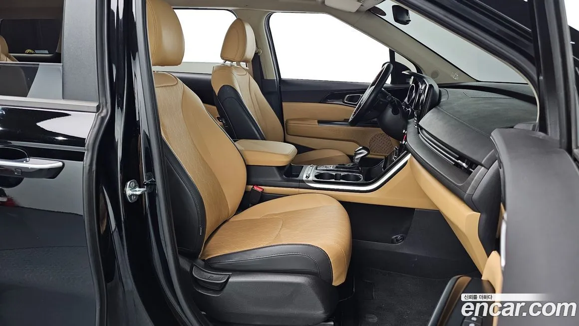Kia Carnival — фото 10