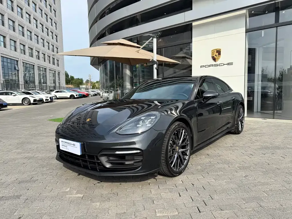 Porsche Panamera — фото 1
