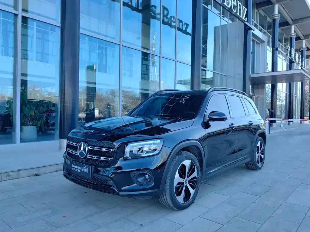 Mercedes-Benz GLB — фото 1