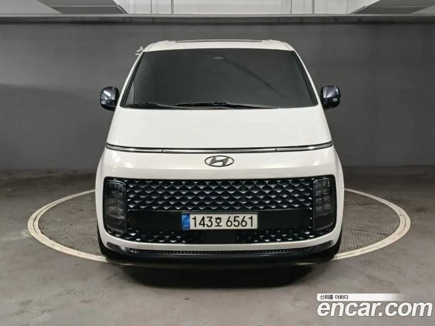 Hyundai Staria — фото 1