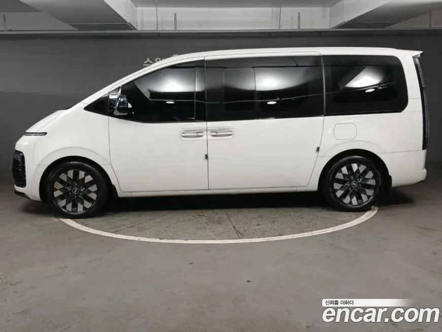 Hyundai Staria — фото 3