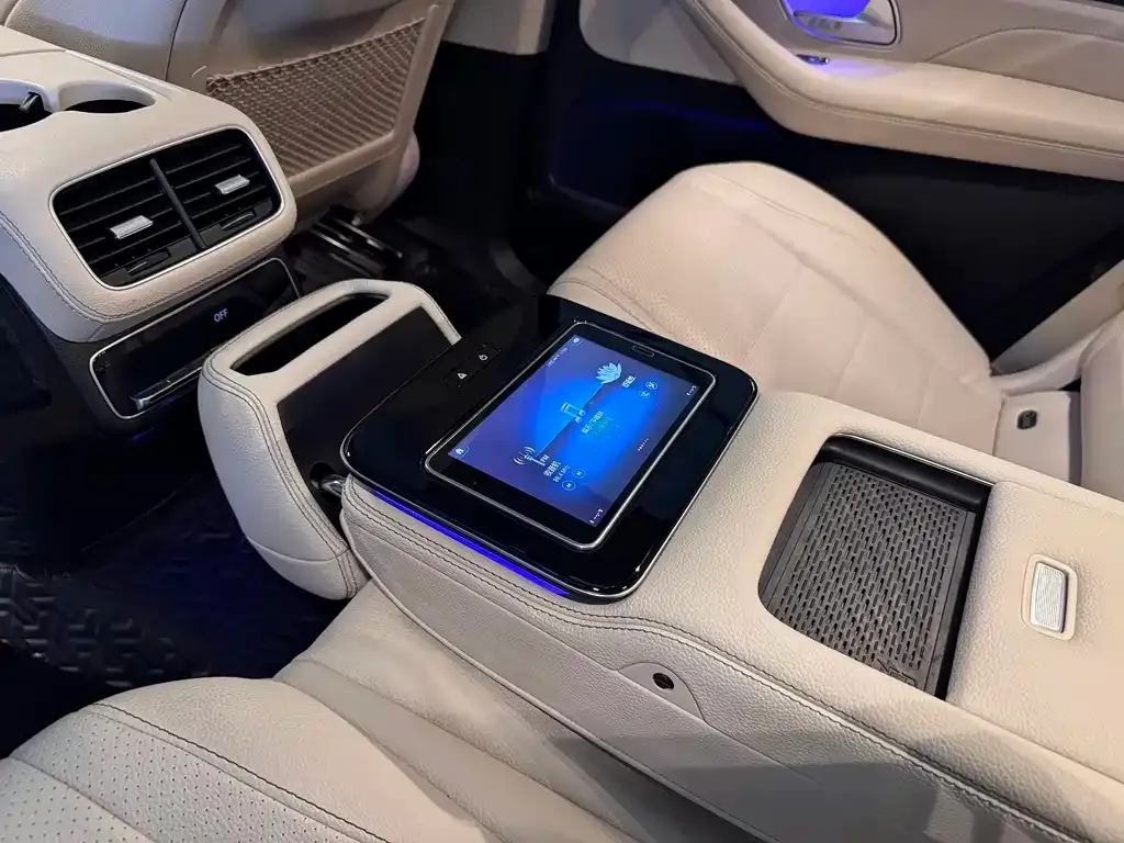 Mercedes-Benz GLS — фото 10