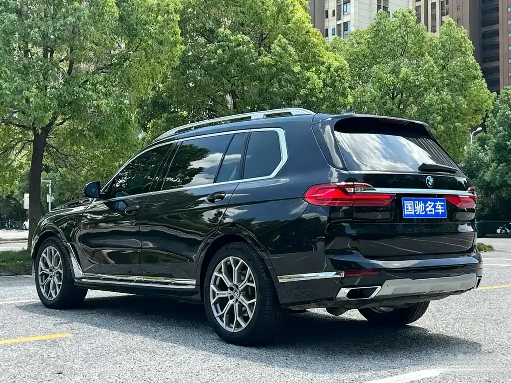 BMW X7 — фото 6