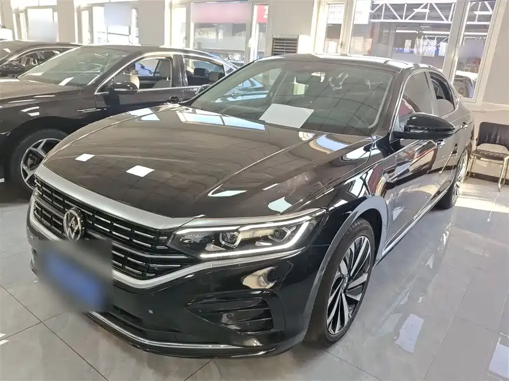 Volkswagen Passat — фото 1
