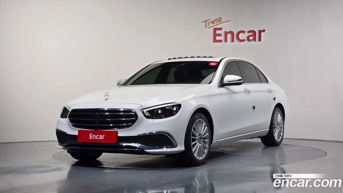 Mercedes-Benz E-Class — фото 1