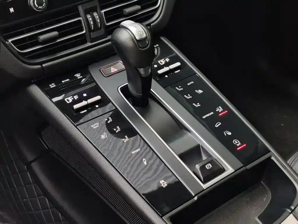 Porsche Macan — фото 10