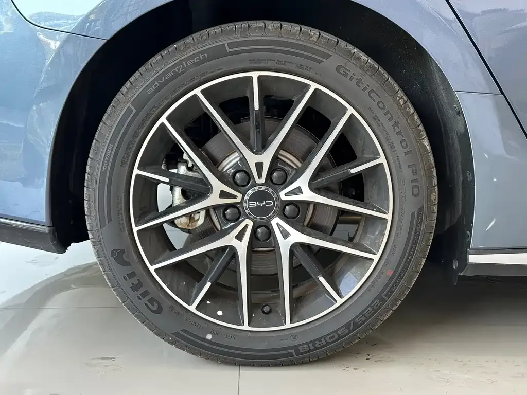 BYD Seal 07 DM-i — фото 10