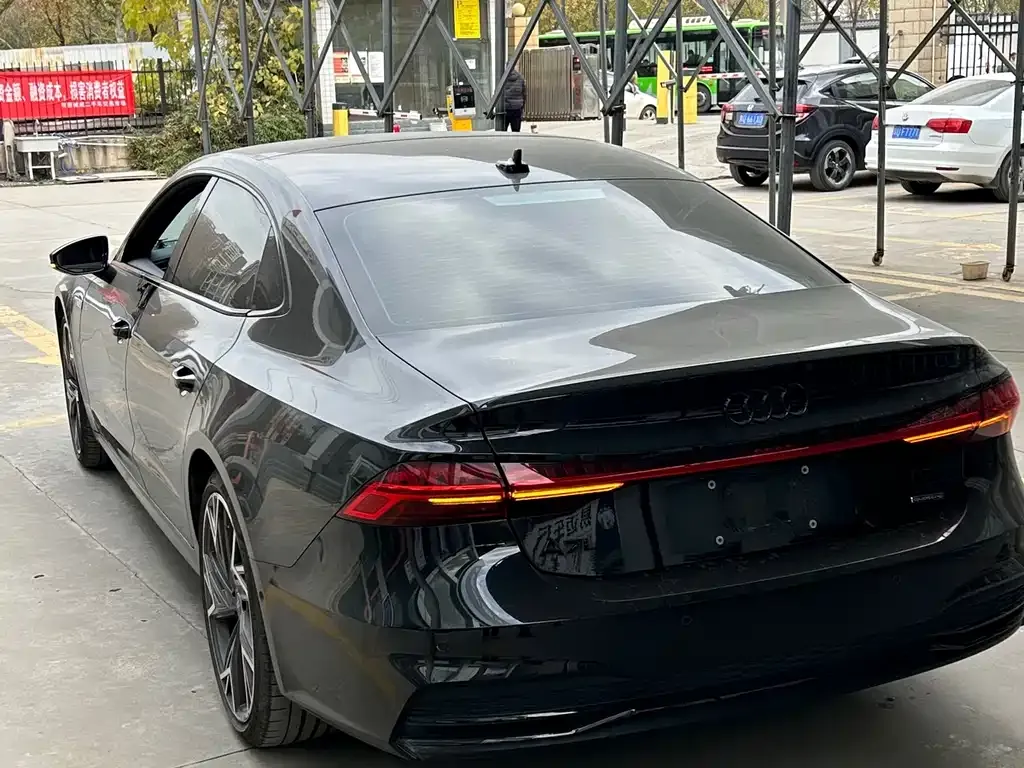 Audi A7L — фото 2