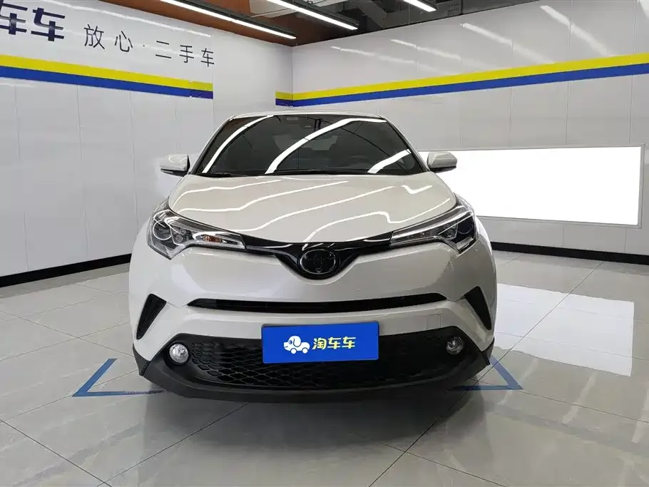 Toyota C-HR — фото 2