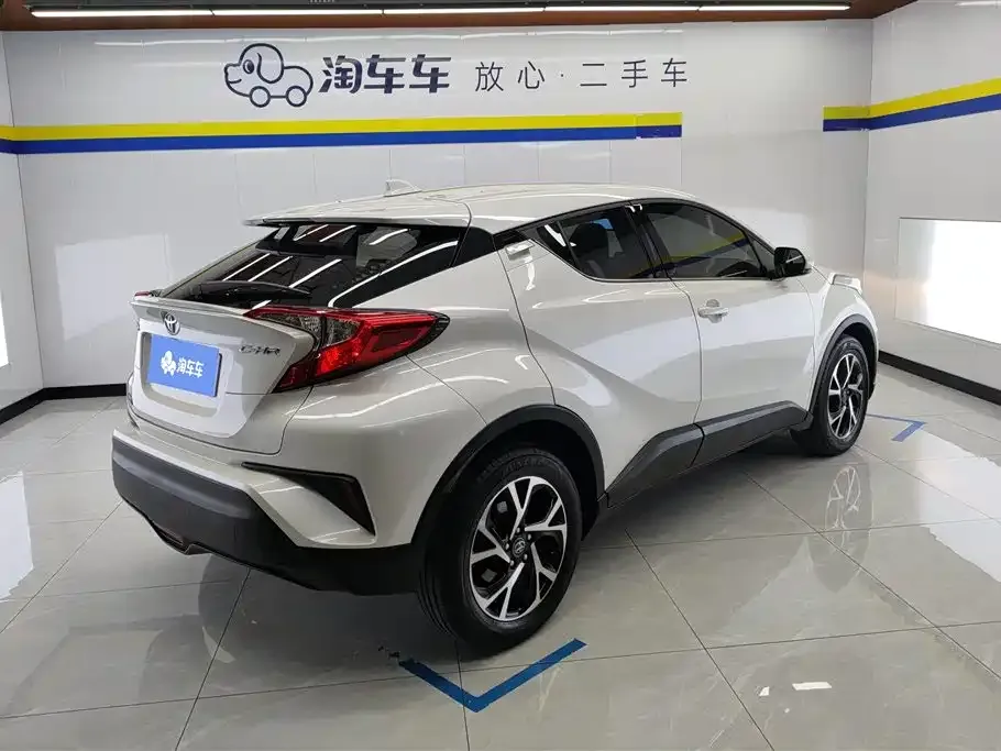 Toyota C-HR — фото 3
