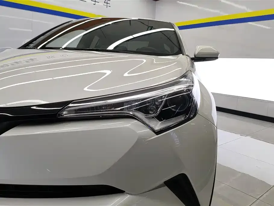 Toyota C-HR — фото 5