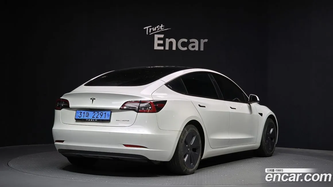 Tesla Model 3 — фото 2