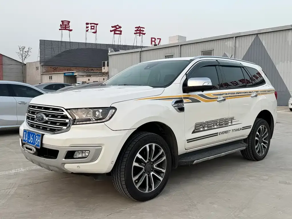 Ford Everest — фото 1
