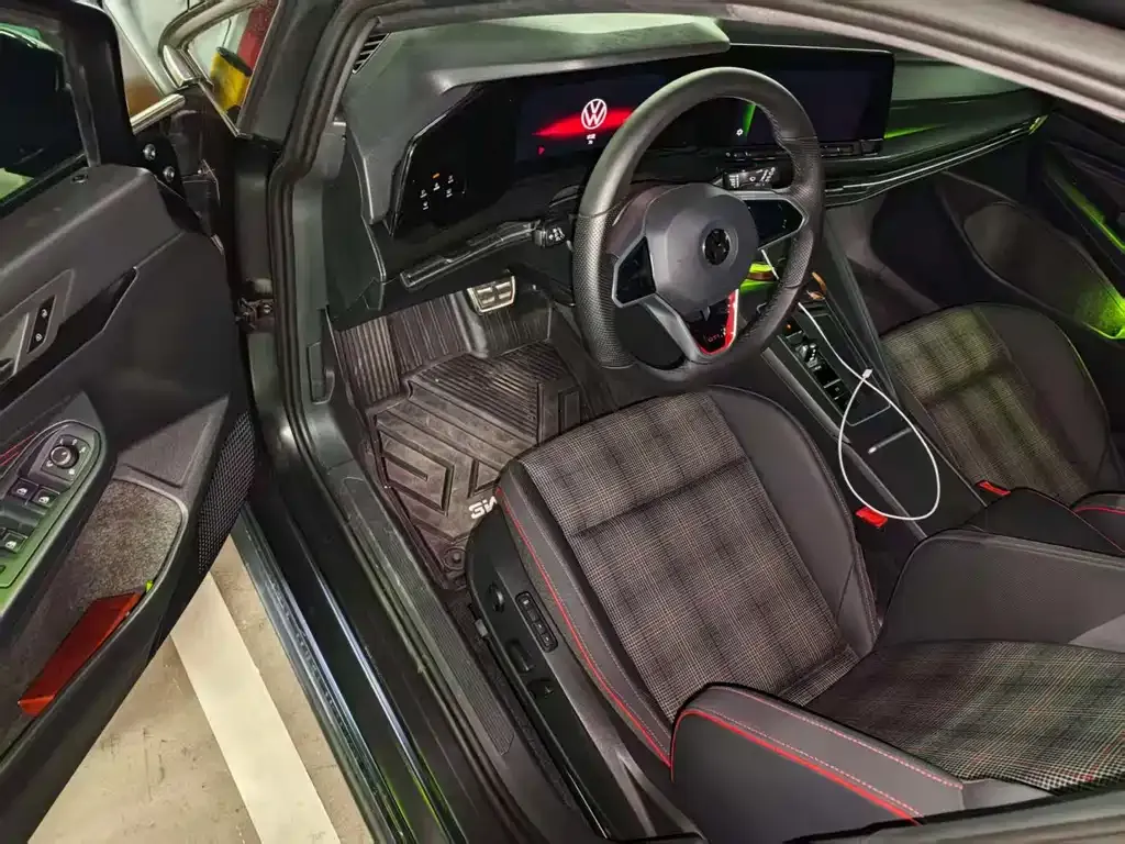 Volkswagen Golf GTI — фото 6