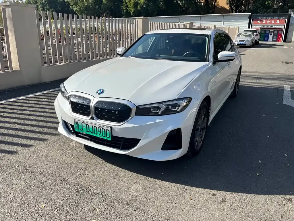 BMW i3 — фото 1