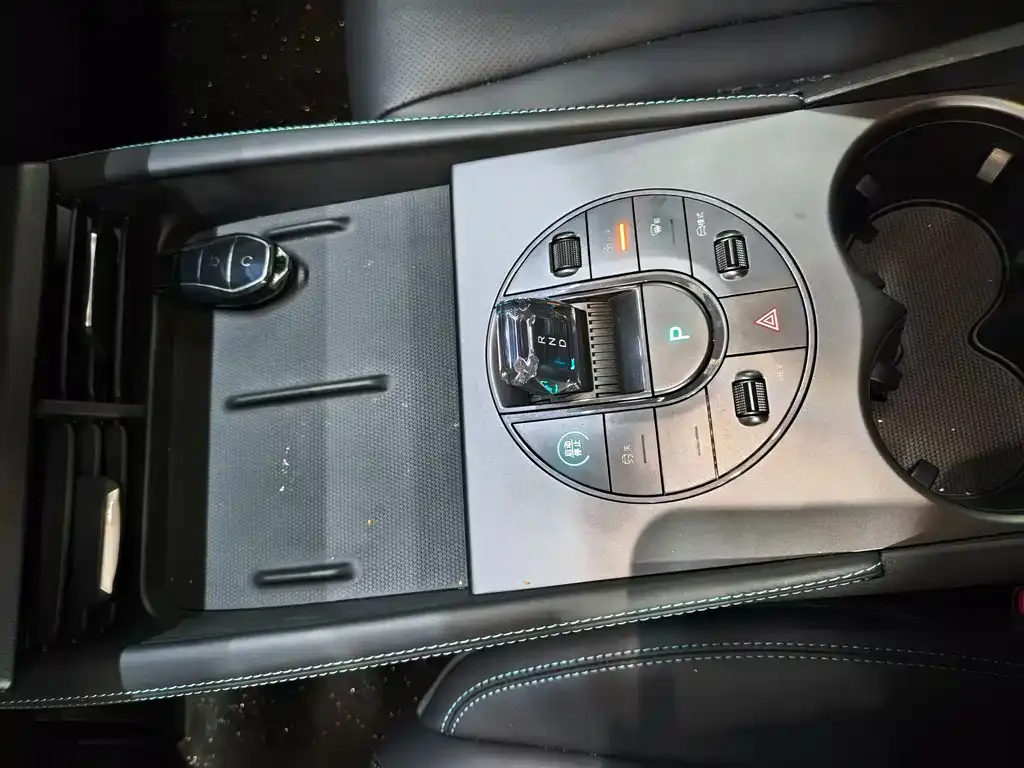 BYD Seal 06 — фото 10