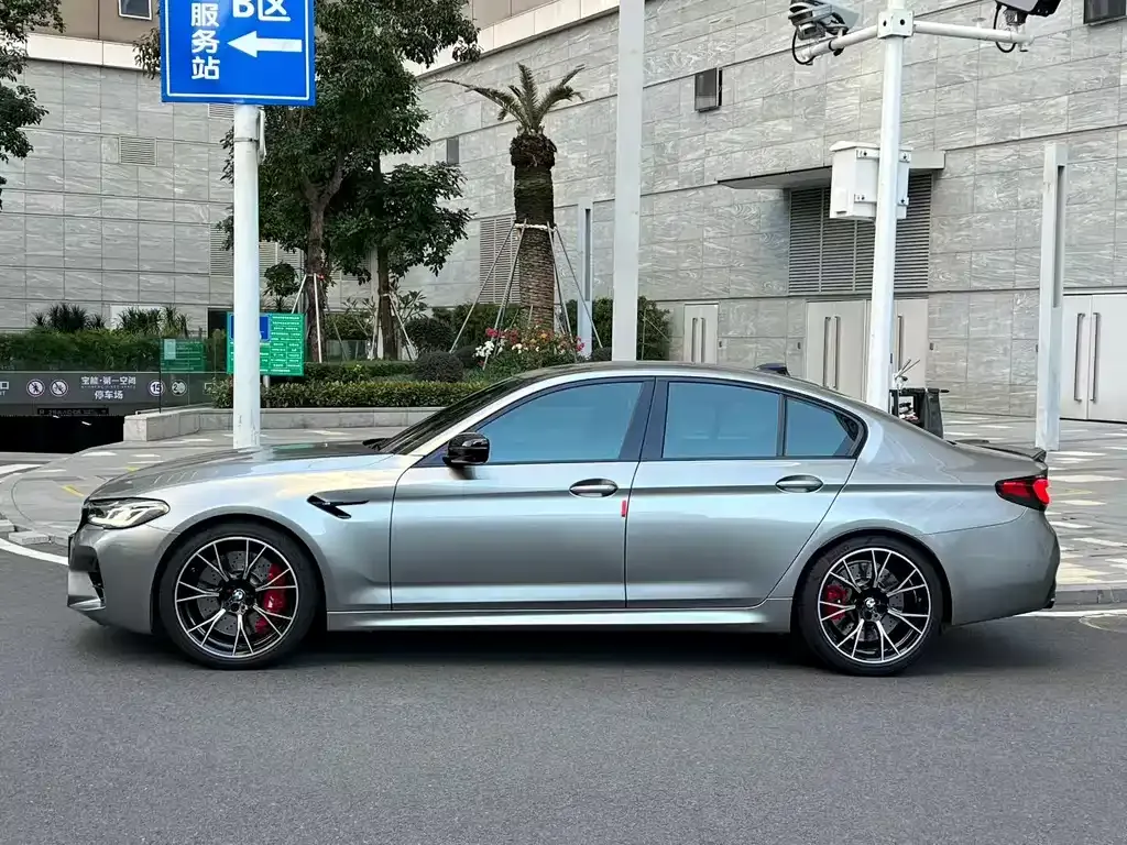 BMW M5 — фото 3