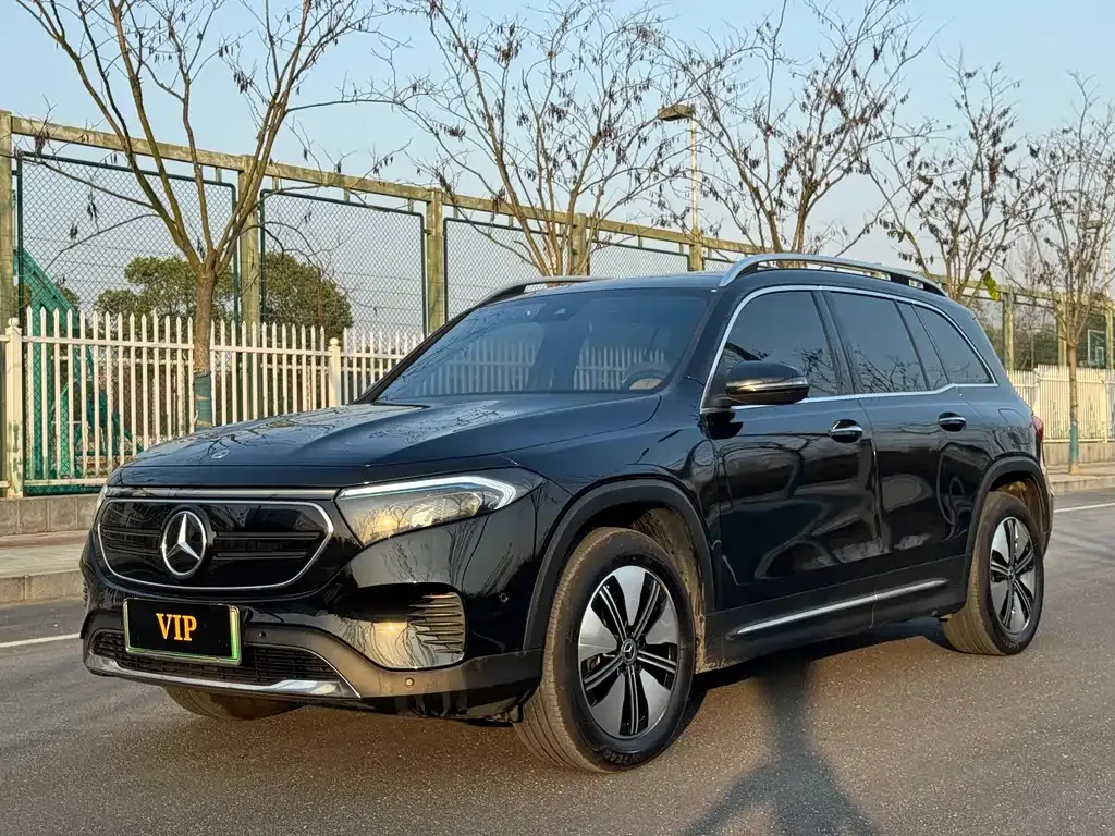 Mercedes-Benz EQB — фото 1