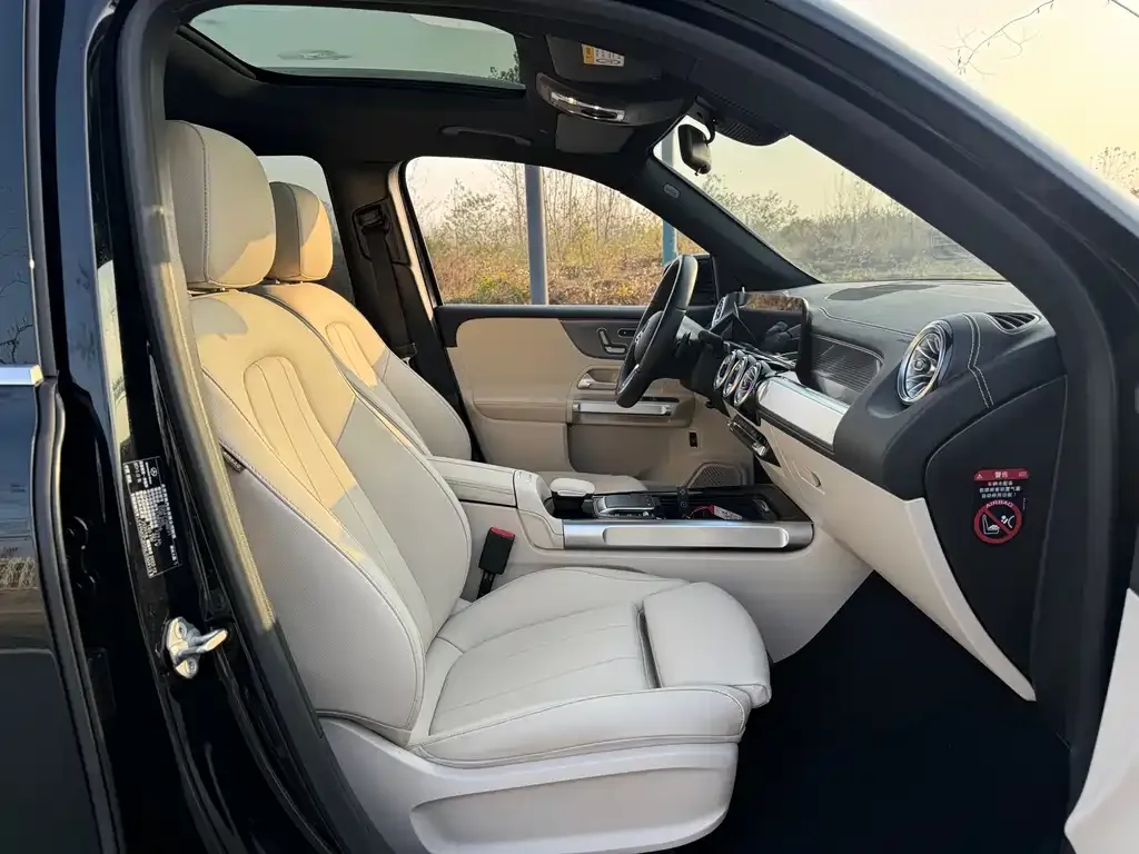 Mercedes-Benz EQB — фото 10