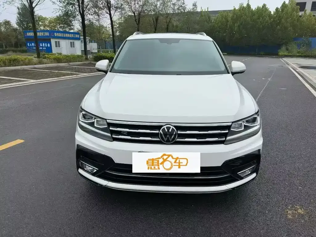 Volkswagen Tiguan L — фото 2