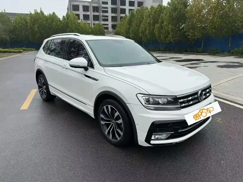 Volkswagen Tiguan L — фото 3