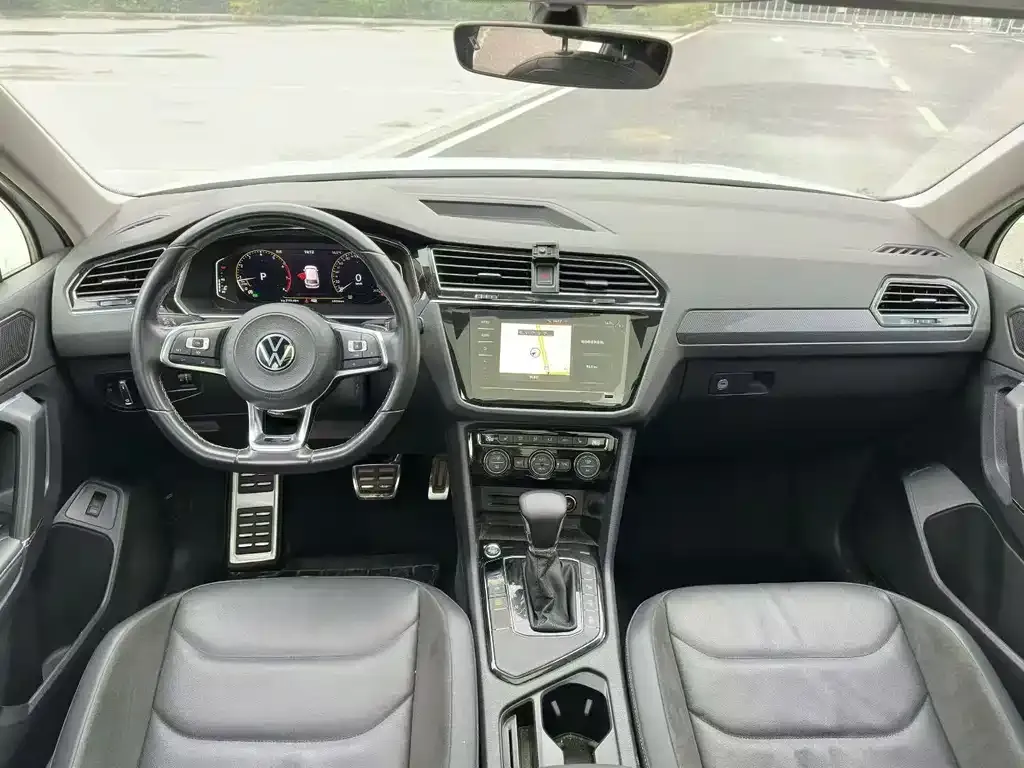 Volkswagen Tiguan L — фото 5