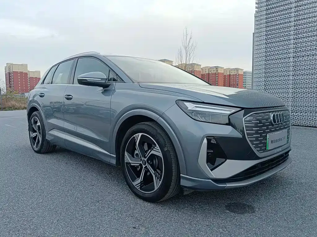 Audi Q4 e-tron — фото 3